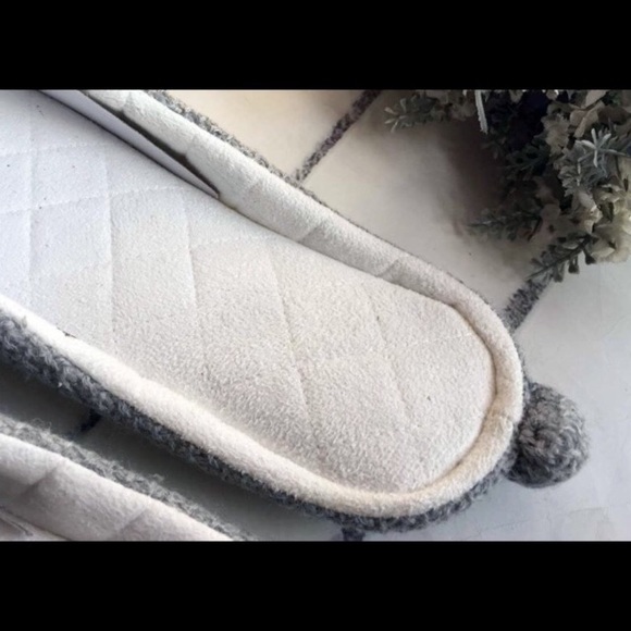 NWT bunny memory foam home slippers super cute 5⭐️ - Picture 3 of 5